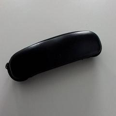 Portaocchiali con occhiali Vogue, come riportato da ilévia utilizzando iLost