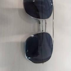 Gafas de sol, segundo informou Arriva Limburg Zuid usando iLost