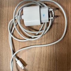 Carregador white USB-C, segons ha informat Vrije Universiteit Brussel (VUB) mitjançant iLost