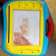Tableau dessin magnétique がiLostで IKEA Bayonne Ametzondo によって報告されました