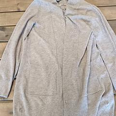 카디건 Taupe, iLost를 사용하여 IKEA Rennes - Pacé에 보고됨