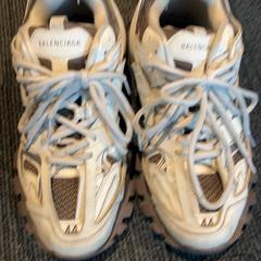 Sneaker, rapporterat av Inntel Hotels Amsterdam Landmark med iLost