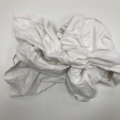 셔츠 White, iLost를 사용하여 Ramada by Wyndham Amsterdam Airport Schiphol에 보고됨