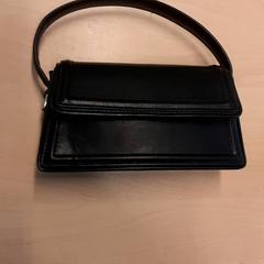 札入れ がiLostで RET によって報告されました