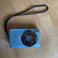 lichtblauwe Canon camera، كما تم الإبلاغ عنه عبر iLost