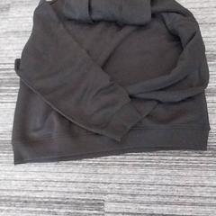 Camisola com capuz zwart, como reportado por Arriva Limburg Zuid utilizando o iLost