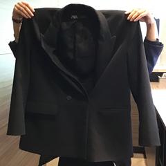Americana Zwarte blazer, segons ha informat Van der Valk Hotel Zwolle mitjançant iLost