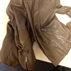 Jacket Brown, as reported by Mövenpick Hotel Amsterdam City Centre using iLost