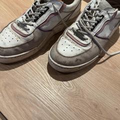 Sneaker, gemeldet von Van der Valk Hotel Eindhoven - Best über iLost