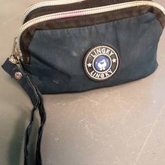 Make-up etui Donkerblauw, jak nahlášeno Diergaarde Blijdorp pomocí iLost