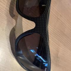 Sunglasses, as reported by Pathé Arnhem using iLost