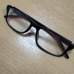 Leesbril Black and Red, zoals gemeld door Sheraton Brussels Airport Hotel met iLost