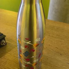 Vattenflaska Silver, rapporterat av MEININGER Hotel Berlin East Side Gallary med iLost