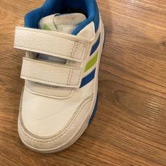 Sneaker, come riportato da MEININGER Hotel Marseille Centre la Joliette utilizzando iLost