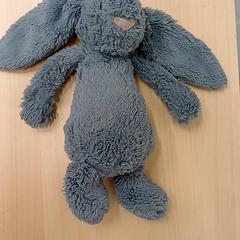 Doudou lapin, a été signalé par IKEA Toulouse utilisant iLost