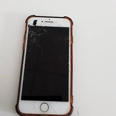 Telemóvel Apple, como reportado por ilévia utilizando o iLost