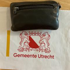İLost kullanarak Gemeente Utrecht tarafından bildirildiği gibi Bruine portomonnee