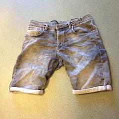 Korte broek, as reported by Dolfinarium using iLost