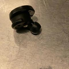 İLost kullanarak MEININGER Hotel Leipzig Hauptbahnhof tarafından bildirildiği gibi Earpod'lar Black