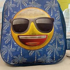 Mochila de criança, como reportado por IKEA Strasbourg utilizando o iLost