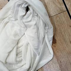 Kabelka na krk & Šátek Blanc, jak nahlášeno IKEA Lille pomocí iLost