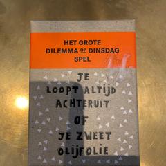 Brinquedo Het grote dilemma op dinsdag spel, como reportado por Van der Valk Hotel Amsterdam-Amstel utilizando o iLost