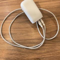 شاحن الهاتف الذكي Blanc belkin، كما تم الإبلاغ عنه بواسطة MEININGER Hotel Marseille Centre la Joliette عبر iLost