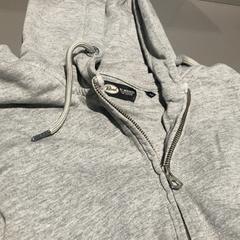 Chaqueta, segundo informou Pathé Tilburg Stappegoor usando iLost