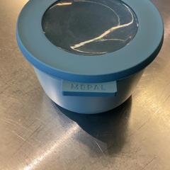 Tupperware Green mint, rapporterat av MEININGER Hotel Leipzig Hauptbahnhof med iLost