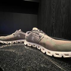 Sneaker Groen, come riportato da Hotel Van der Valk Harderwijk op de Veluwe utilizzando iLost
