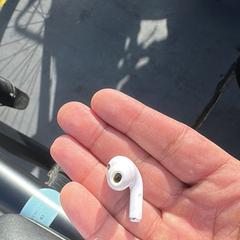 Airpod Pro Left Earbud, come riportato a iLost