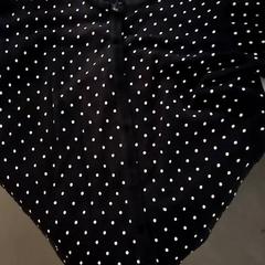 Gilet adulte Noir avec motifs blancs, a été signalé par IKEA Orléans - Ardon utilisant iLost