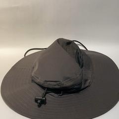 帽子 くろ がiLostで IKEA横浜 によって報告されました