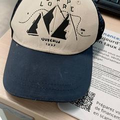 Casquette Noire et beige, as reported by IKEA Brest Guipavas using iLost