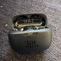Zwarte jbl oortjes case, iLost에 보고됨