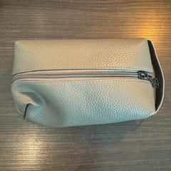 화장실 가방 grey, iLost를 사용하여 Hotel Apeldoorn에 보고됨