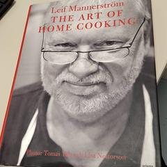 Book, as reported by IKEA Paris - Italie Deux using iLost
