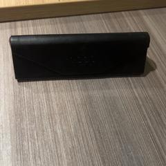 Caixa de óculos, como reportado por Van der Valk Hotel Haarlem utilizando o iLost