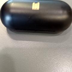 En airpodcase, come riportato da Qbuzz GD Groningen HS utilizzando iLost