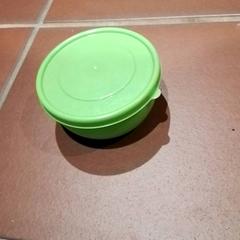 Recipiente de plástico Groen, como reportado por Apenheul utilizando o iLost