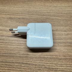 Adaptador de corriente usb-c white, Apple, ha sido reportado por Vrije Universiteit Brussel (VUB) con iLost