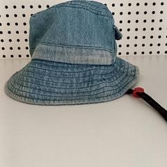 القبعة denim، كما تم الإبلاغ عنه بواسطة Qbuzz GD Groningen HS عبر iLost
