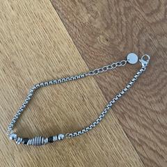 Armband, come riportato a iLost