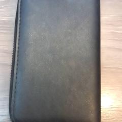 クッション Empty wallet がiLostで Leonardo Royal Hotel Amsterdam によって報告されました