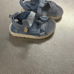 Sandal Lichtblauwe sandalen H&M, rapporterat av IKEA Amsterdam med iLost