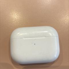 Pouzdro na airpods White, jak nahlášeno MEININGER Hotel Venezia Mestre pomocí iLost