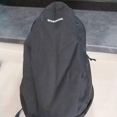 Mochila zwart, como reportado por Arriva Limburg Zuid utilizando o iLost