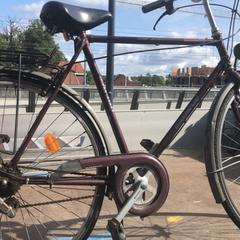 メンズバイク Bordeaux kleur merk Batavus がiLostで Fietsdepot Diepenbeek によって報告されました
