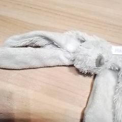 Mazlící hračka Witte konijn knuffel, jak nahlášeno Beekse Bergen Resorts en Hotel pomocí iLost