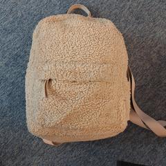 Mochila, como reportado por EBS OV Den Haag utilizando o iLost